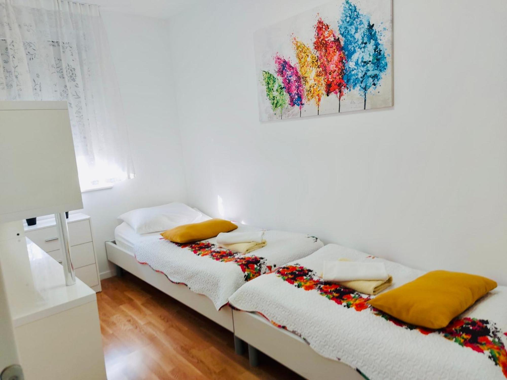 West Residence Luxury Apartment- Parking In Garage Zagabria Esterno foto